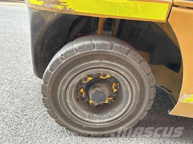 CAT DP30 Kahveltõstukid - muud