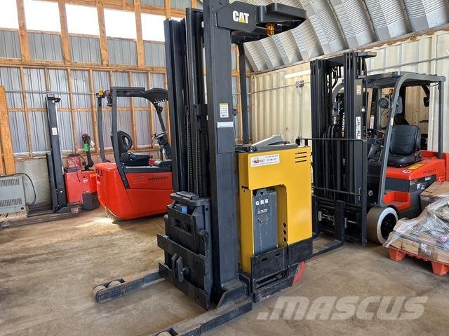 CAT NRR35 Lükandmastiga tõstukid