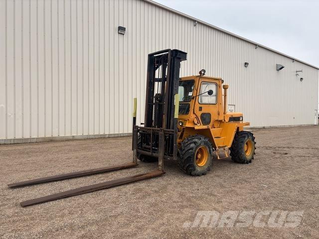 CAT R80 Maastikutõstukid