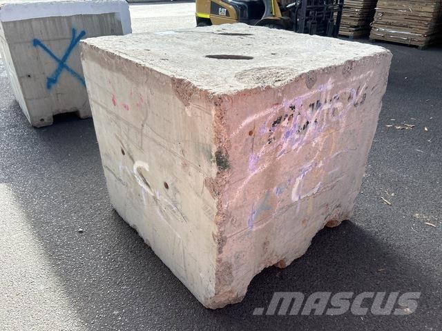 Concrete Block Muu