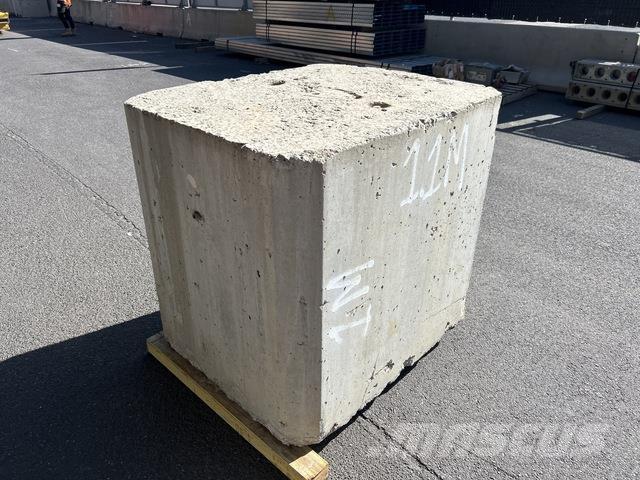  Concrete Block Muu