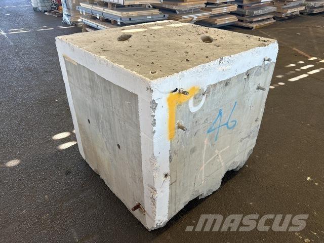  Concrete Block Muu