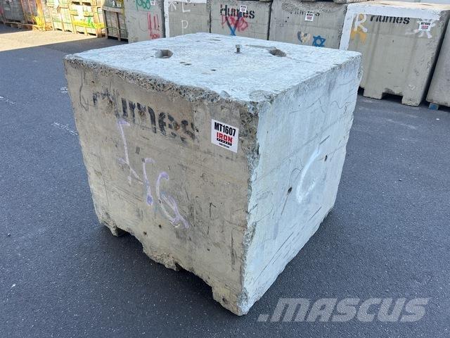  Concrete Block Muu