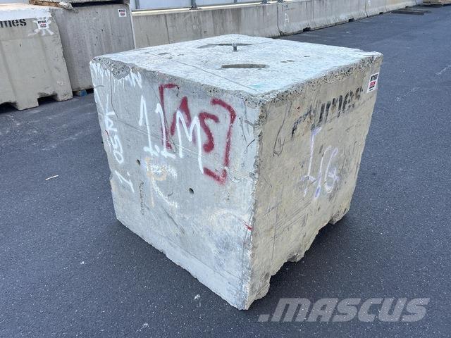  Concrete Block Muu