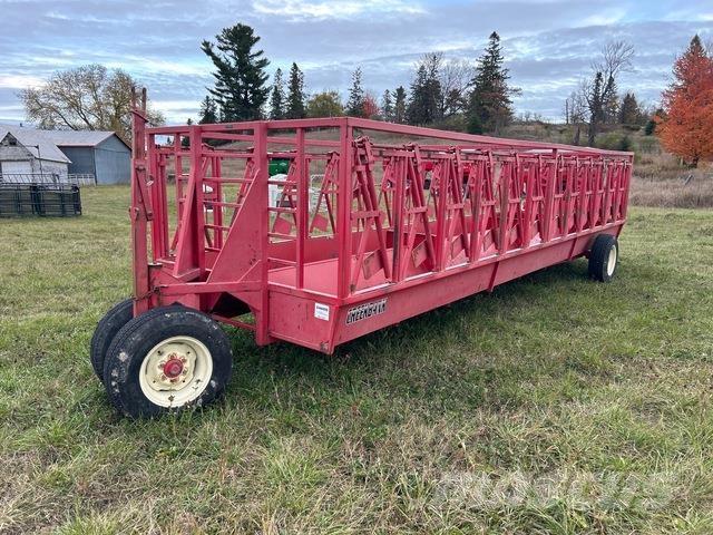  Creekbank Loomasööda vagunid