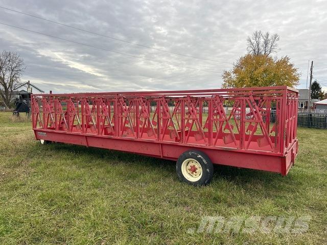  Creekbank Loomasööda vagunid