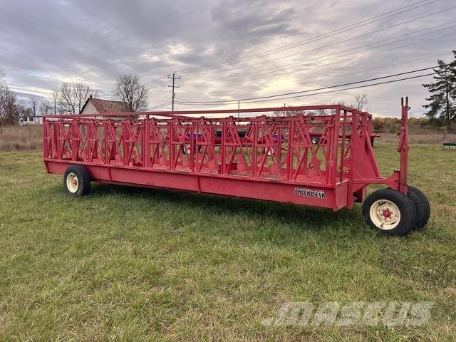  Creekbank Loomasööda vagunid