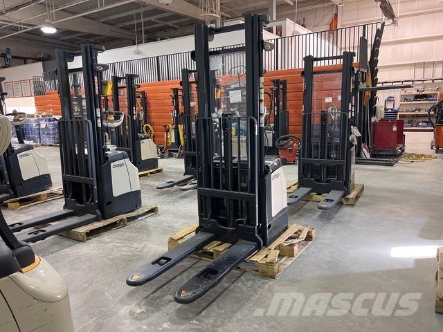 Crown ES 4000 Platvormiga virnastajad