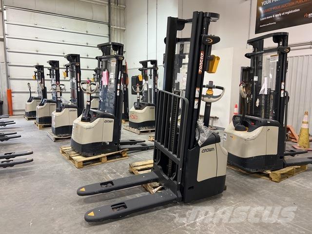 Crown ES 4000 Platvormiga virnastajad