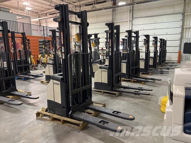 Crown ES 4000 Platvormiga virnastajad