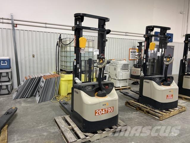 Crown ES 4000 Platvormiga virnastajad