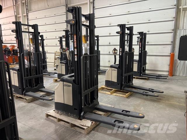 Crown ES 4000 Platvormiga virnastajad