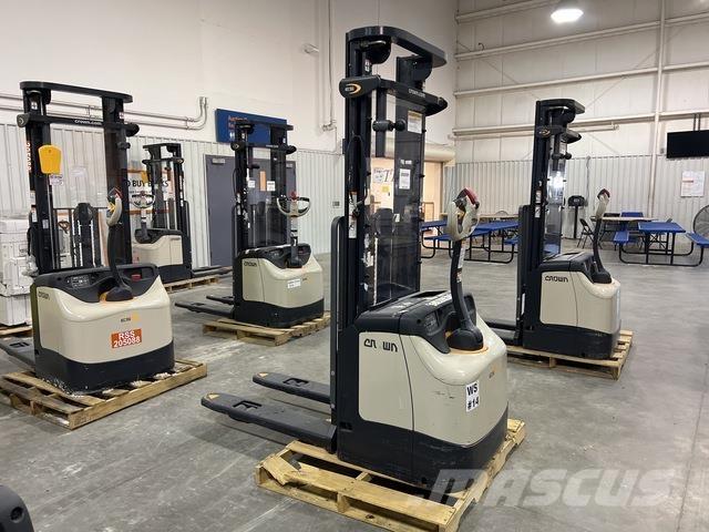 Crown ES 4000 Platvormiga virnastajad