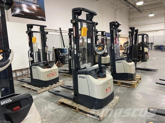 Crown ES 4000 Platvormiga virnastajad