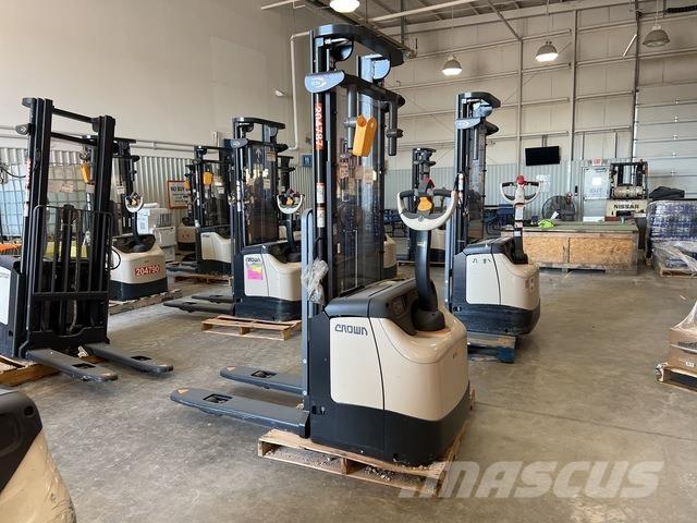 Crown ES 4000 Platvormiga virnastajad