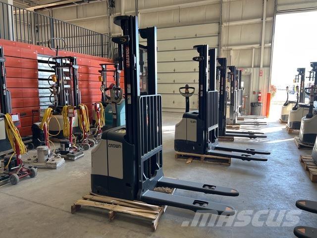 Crown ES 4000 Platvormiga virnastajad