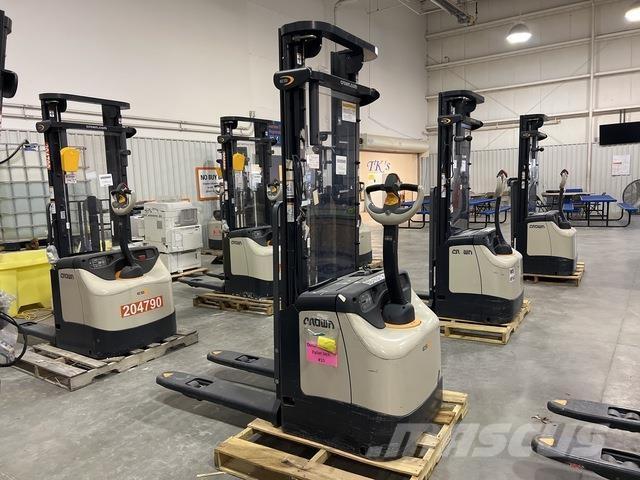 Crown ES 4000 Platvormiga virnastajad