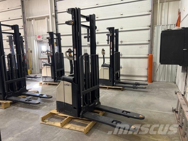 Crown ES 4000 Platvormiga virnastajad