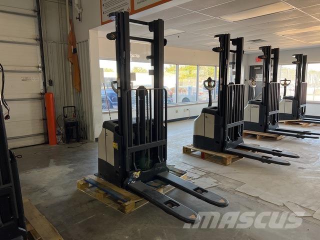 Crown ES 4000 Platvormiga virnastajad