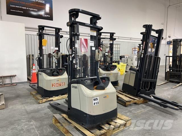 Crown ES 4000 Platvormiga virnastajad