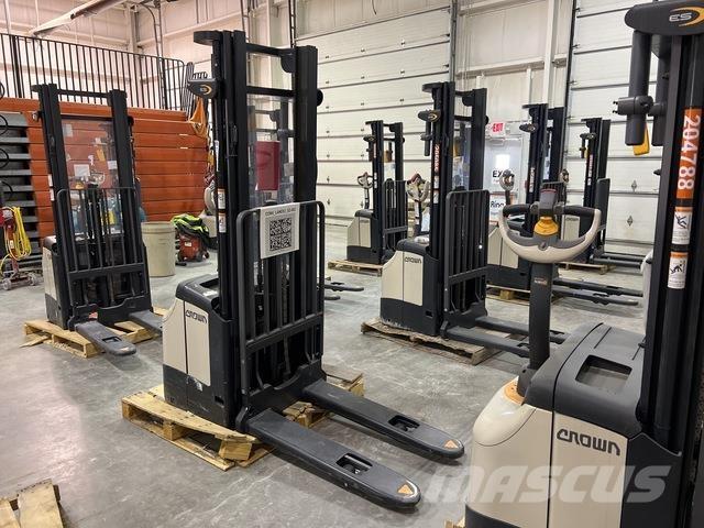 Crown ES 4000 Platvormiga virnastajad