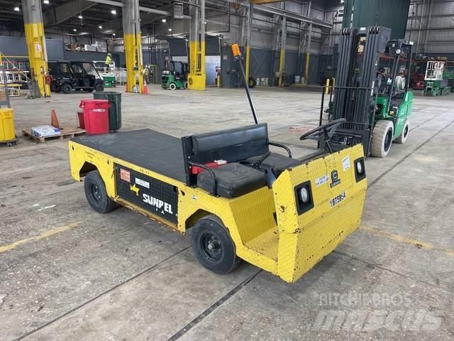 Cushman Titan Mootorid