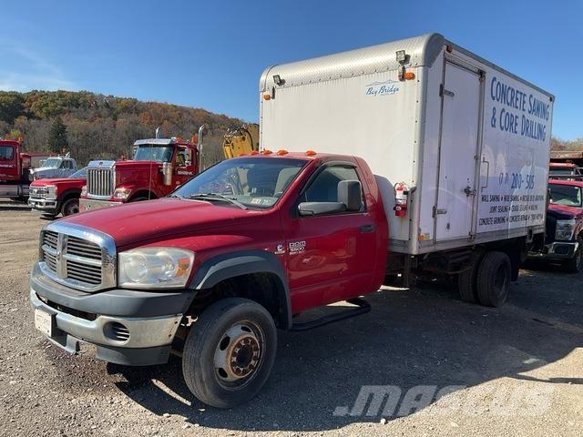 Dodge 5500 Furgoonautod