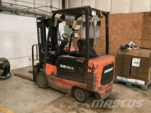 Doosan BC32S-5 Elektritõstukid