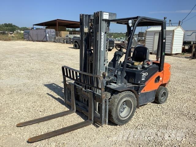 Doosan D30S-7 Kahveltõstukid - muud