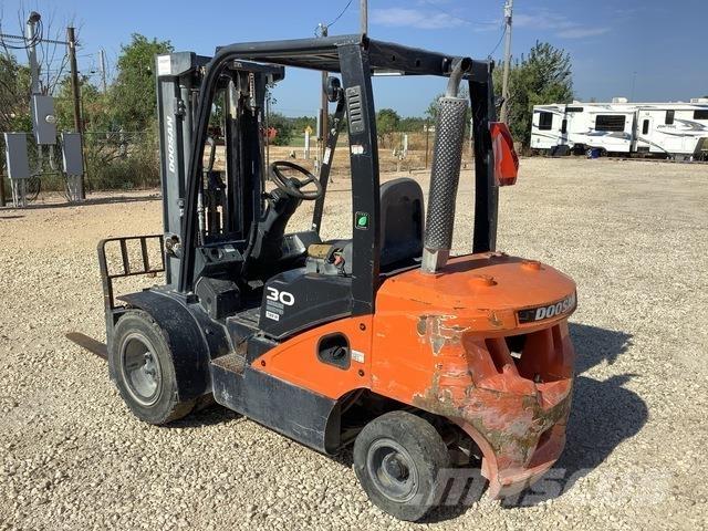 Doosan D30S-7 Kahveltõstukid - muud