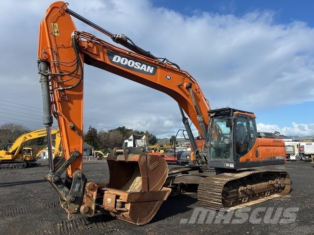 Doosan DX300LC Roomikekskavaatorid