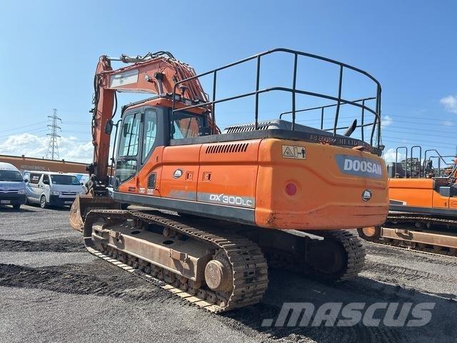 Doosan DX300LC Roomikekskavaatorid
