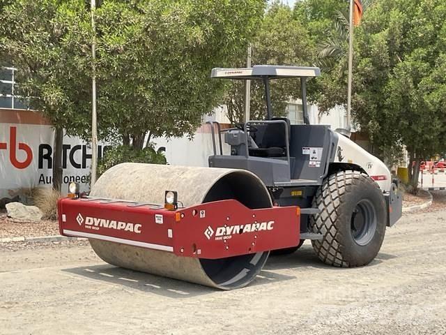 Dynapac CA305 Ühe trumliga rullid