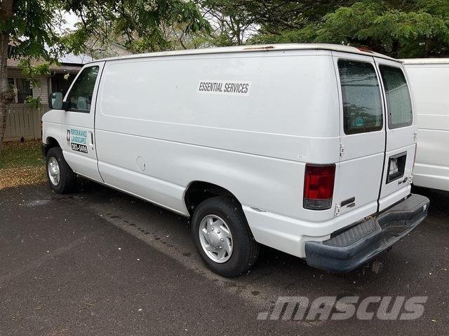 Ford E-150 Kaubikud