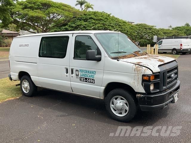 Ford E-150 Kaubikud