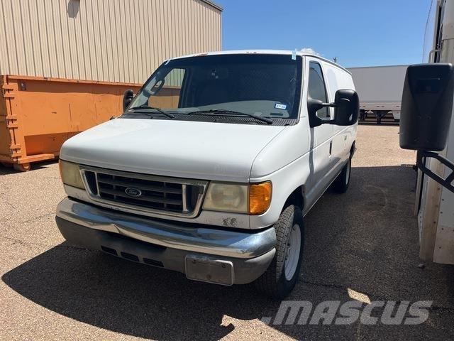 Ford E-150 Kaubikud