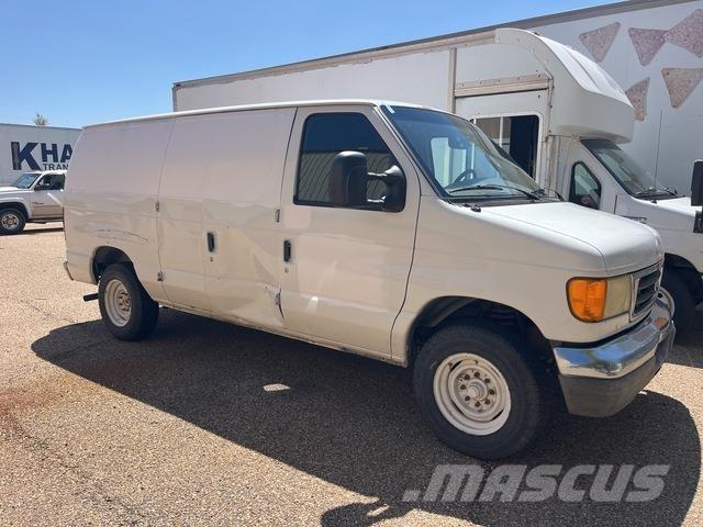 Ford E-150 Kaubikud