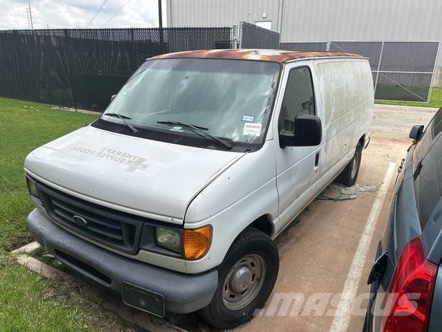 Ford E-150 Kaubikud