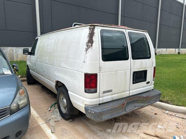Ford E-150 Kaubikud