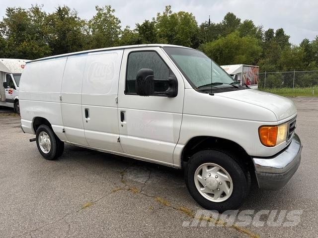 Ford E-150 Kaubikud