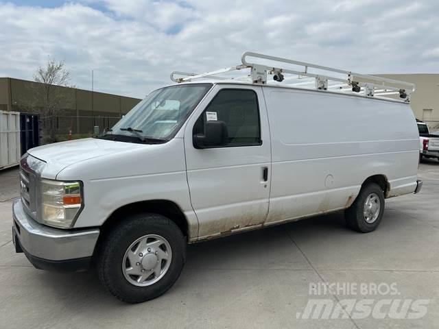 Ford E-250 Kaubikud