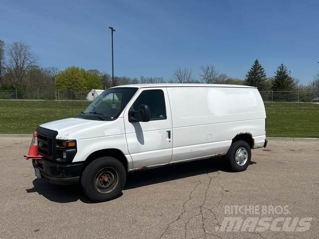 Ford E-350 Kaubikud