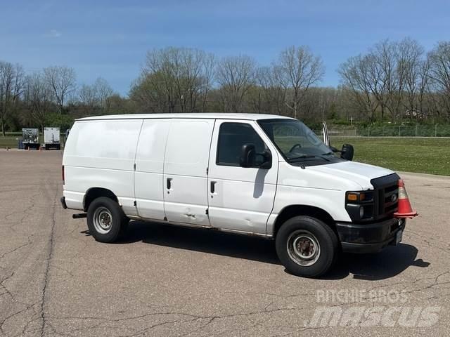 Ford E-350 Kaubikud
