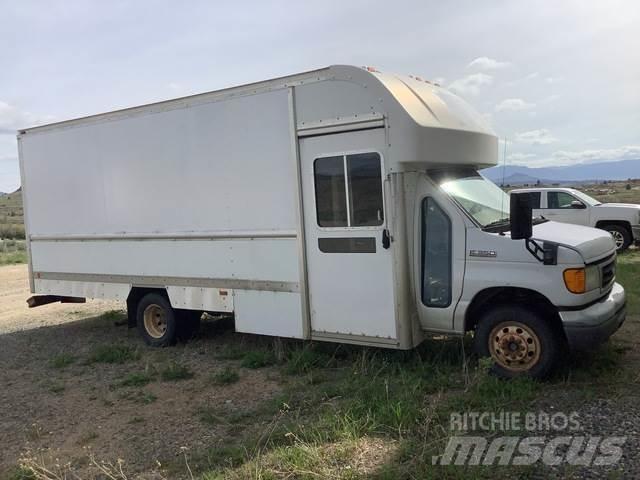 Ford E-350 Kaubikud
