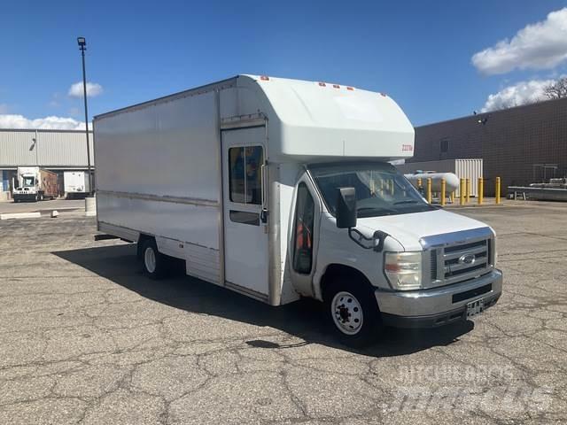 Ford E-350 Furgoonautod