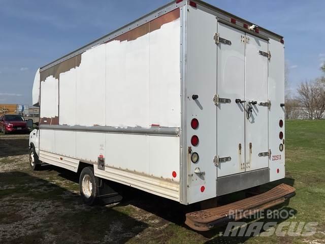 Ford E-350 Furgoonautod