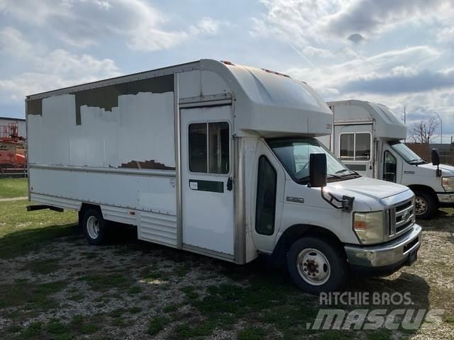 Ford E-350 Furgoonautod