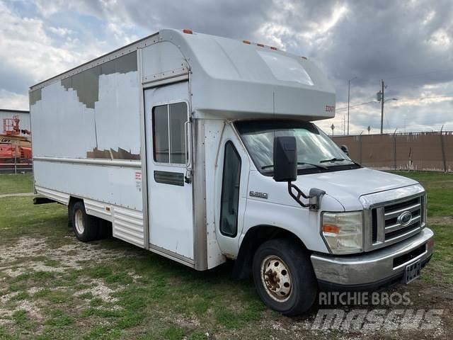 Ford E-350 Furgoonautod
