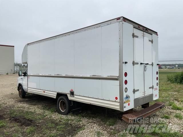 Ford E-350 Furgoonautod