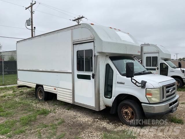 Ford E-350 Furgoonautod